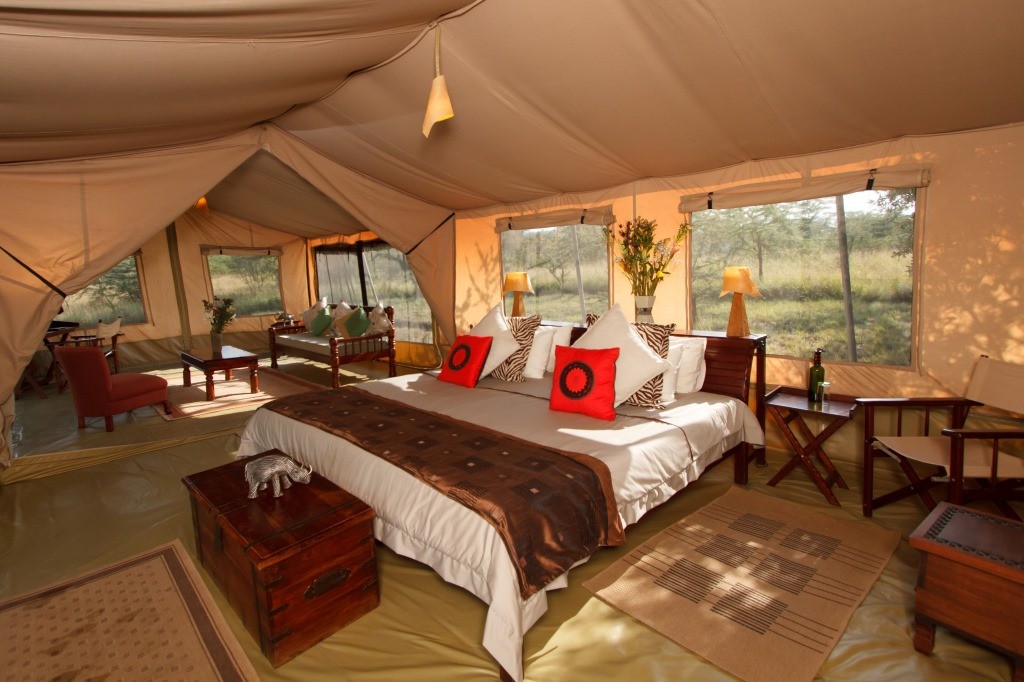 Luxury spacious tented Leleshwa Camp, Masai Mara, Kenya