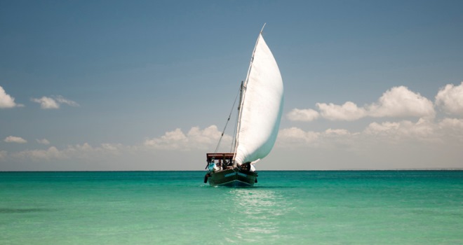 slider_mozambique-ibo-island-dhow-safari-under-full-sail.jpg
