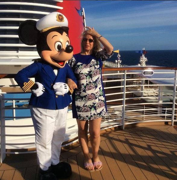 Liz-Jarvis-luxury-travel-blogger-cruise-MickyMouse