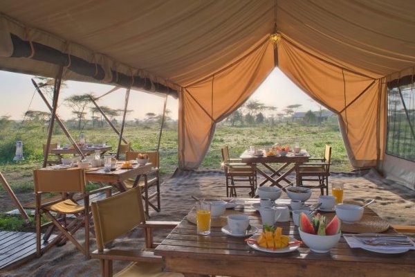 Serengeti-Under-Canvas-Ensuite-Tent-Breakfast-Serengeti-Tanzania