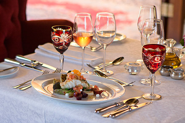 dining-meal-food-experience-luxury-frannschhoek-la-residence-theroyalportfolio-600-400