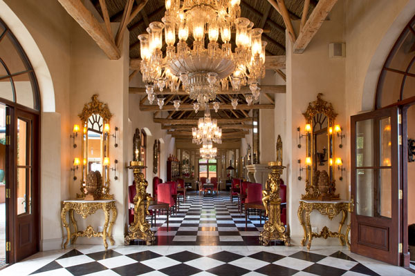 franschhoek-hotel-luxury-chandelier-la-residence-royal-portfolio-600-400