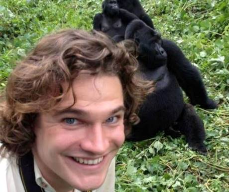 Mountain gorilla selfie
