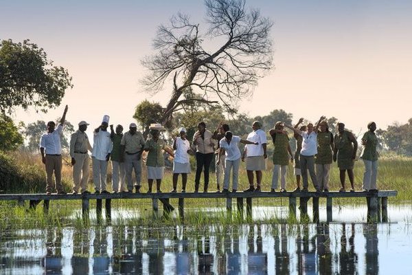 a-botswana-safari-andbeyond-xaranna-okavango-delta-camp-welcome-arrival-600-400