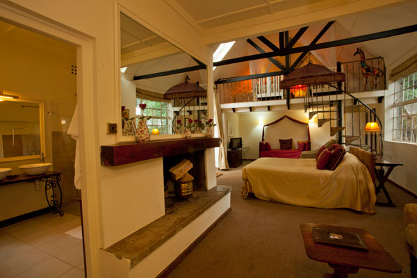 Amazing Hotel Giraffe Manor-Bedroom-Karen-Blixen